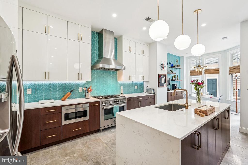 1111 PLEASANT DR, Rockville, MD 20850