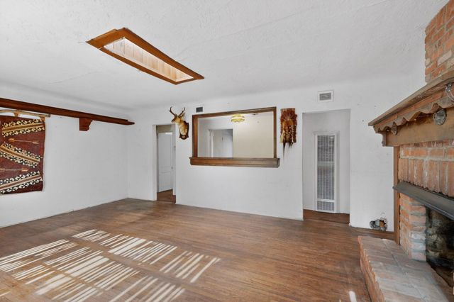 1109 57th Street NW, Albuquerque, NM 87105