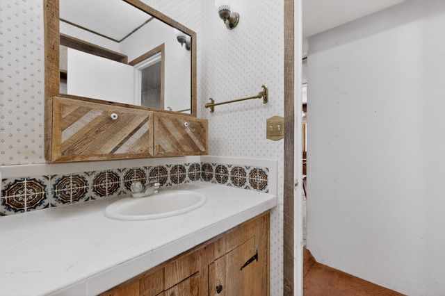 1109 57th Street NW, Albuquerque, NM 87105