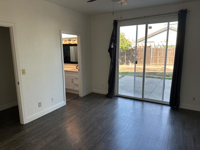 8879 Mandalay Way, Elk Grove, CA 95624