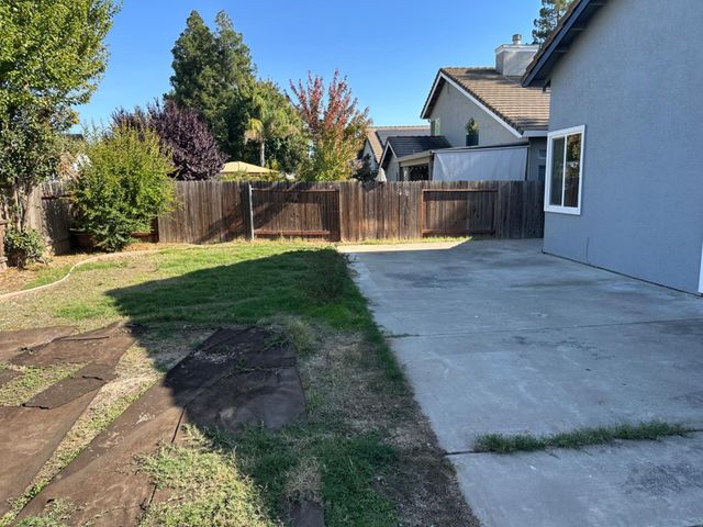 8879 Mandalay Way, Elk Grove, CA 95624