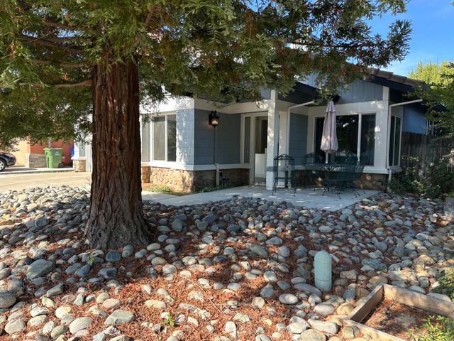 8879 Mandalay Way, Elk Grove, CA 95624