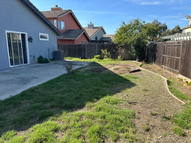 8879 Mandalay Way, Elk Grove, CA 95624