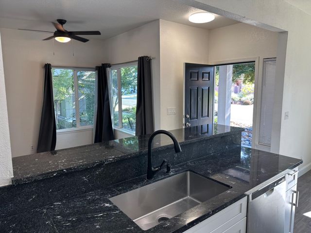 8879 Mandalay Way, Elk Grove, CA 95624