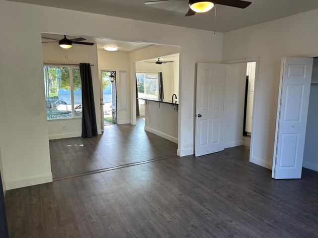 8879 Mandalay Way, Elk Grove, CA 95624