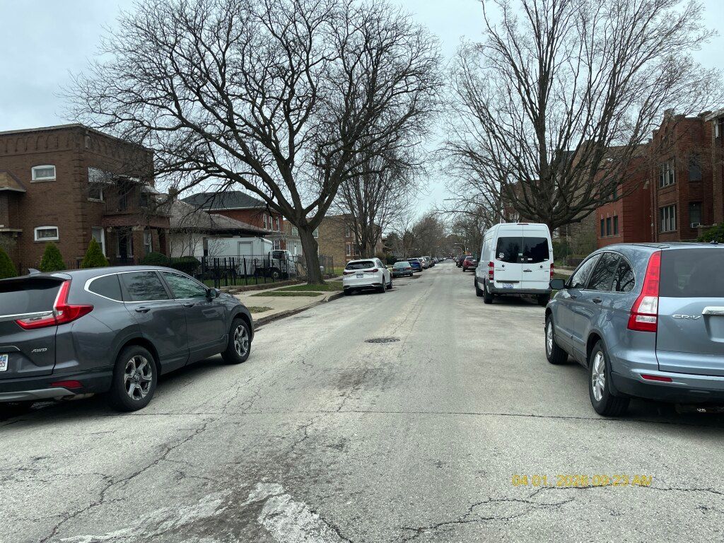 Image 5 of property listing at 7343 S Luella Avenue, Chicago, IL 60649