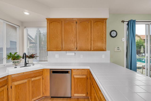 1022 Kathy St, Los Banos, CA 93635