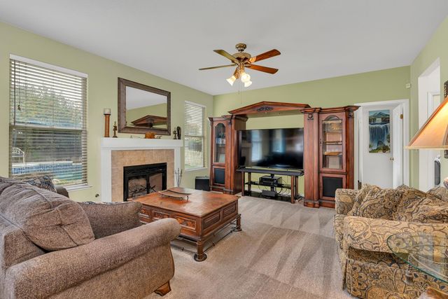 1022 Kathy St, Los Banos, CA 93635