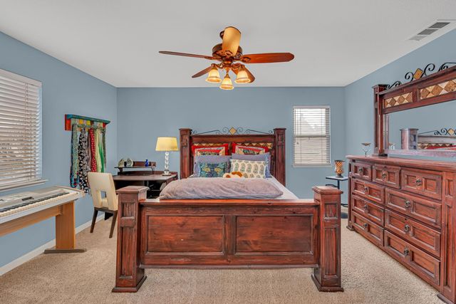 1022 Kathy St, Los Banos, CA 93635