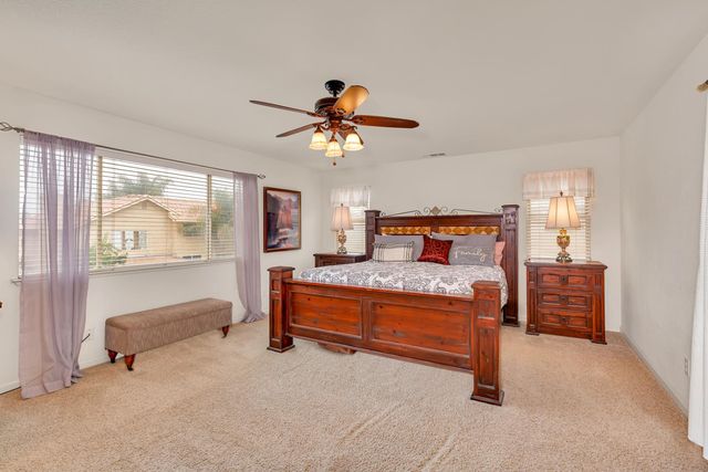 1022 Kathy St, Los Banos, CA 93635