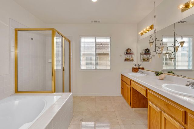 1022 Kathy St, Los Banos, CA 93635