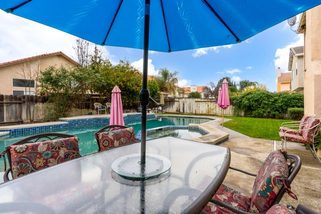 1022 Kathy St, Los Banos, CA 93635