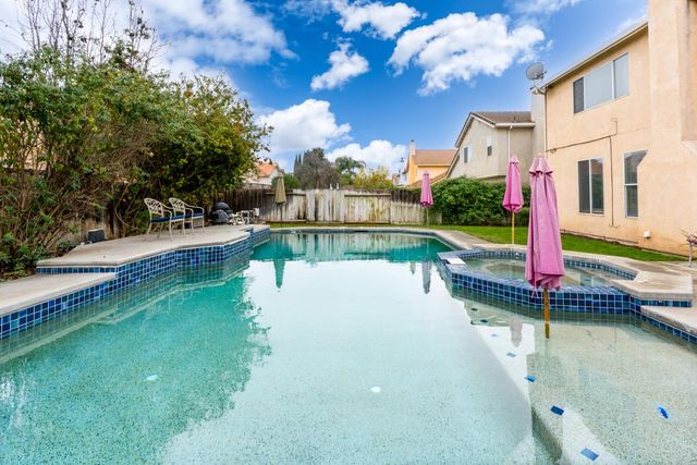 1022 Kathy St, Los Banos, CA 93635