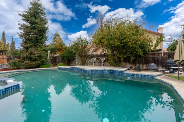 1022 Kathy St, Los Banos, CA 93635