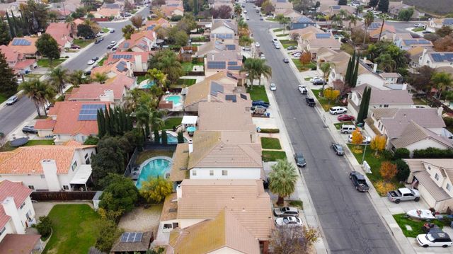 1022 Kathy St, Los Banos, CA 93635