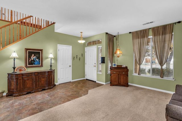 1022 Kathy St, Los Banos, CA 93635