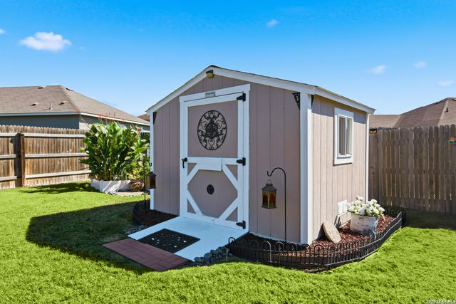 1321 W Nolte Farms, Seguin, TX 78155