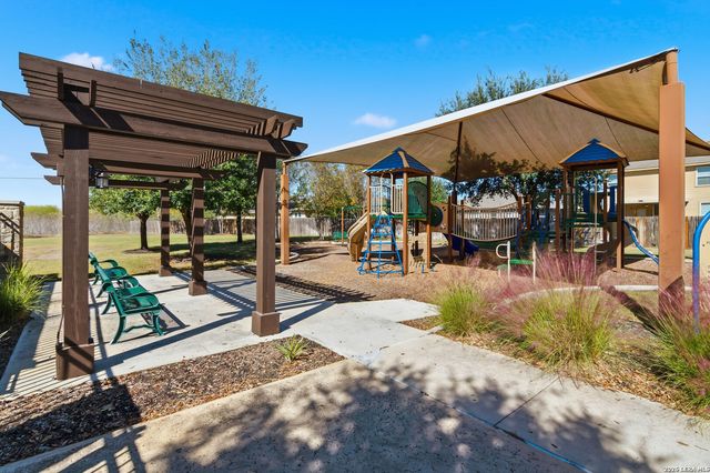 1321 W Nolte Farms, Seguin, TX 78155