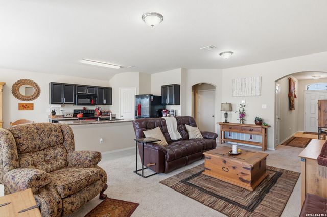 1321 W Nolte Farms, Seguin, TX 78155