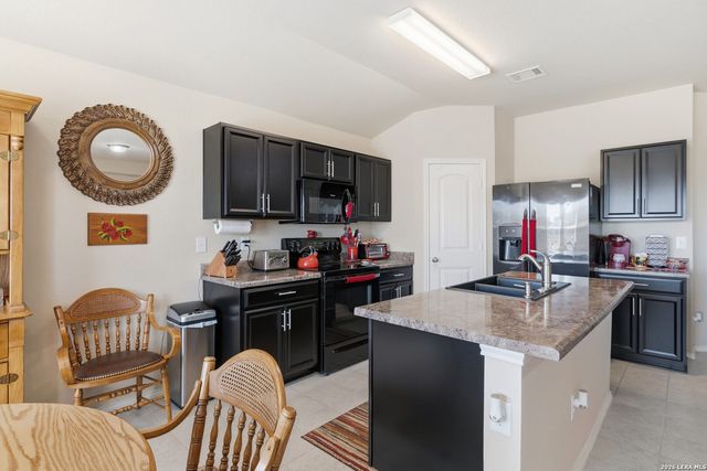 1321 W Nolte Farms, Seguin, TX 78155