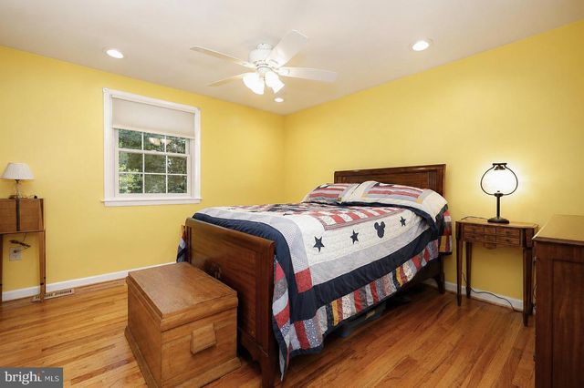 5 CEDAR FALLS DR, Medford, NJ 08055