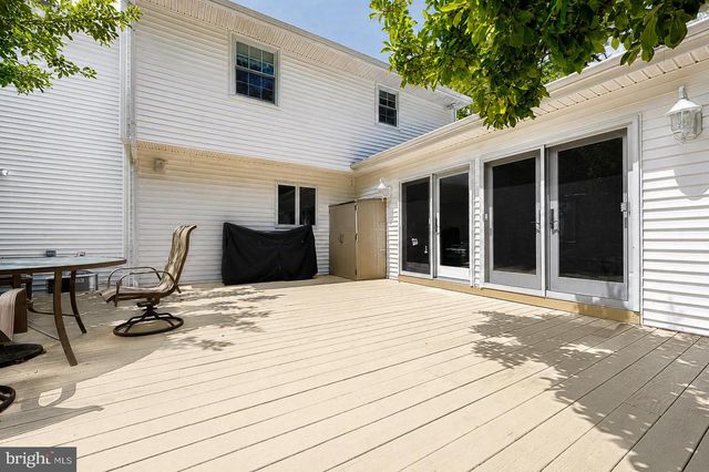 5 CEDAR FALLS DR, Medford, NJ 08055
