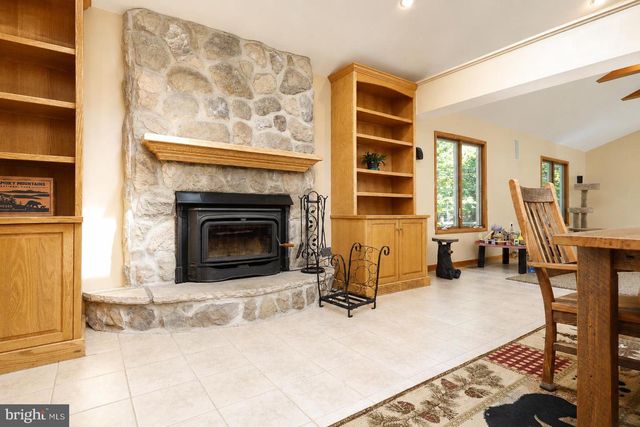 5 CEDAR FALLS DR, Medford, NJ 08055