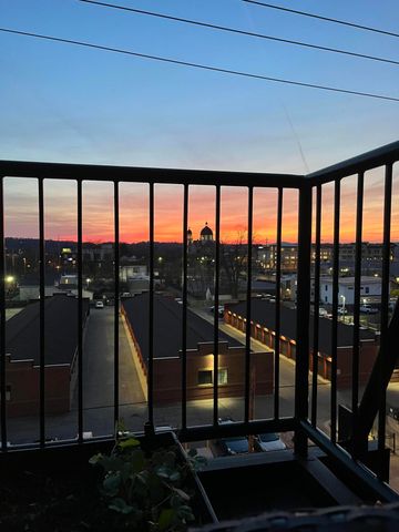 600 Broadway Avenue Nw 421, City Of Grand Rapids, MI 49504