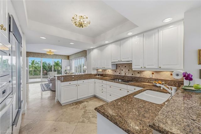 8930 Bay Colony DR # 301, Naples, FL 34108