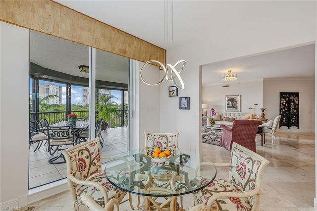 8930 Bay Colony DR # 301, Naples, FL 34108