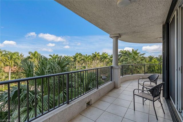 8930 Bay Colony DR # 301, Naples, FL 34108