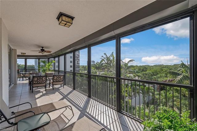 8930 Bay Colony DR # 301, Naples, FL 34108