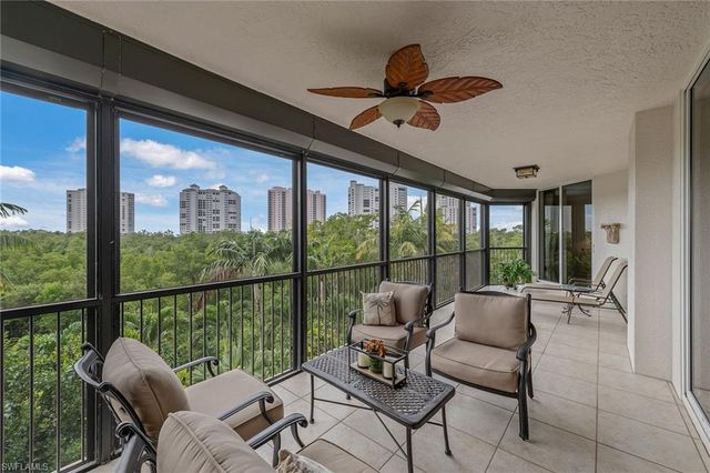 8930 Bay Colony DR # 301, Naples, FL 34108