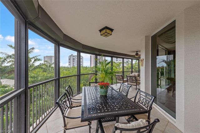 8930 Bay Colony DR # 301, Naples, FL 34108