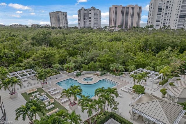8930 Bay Colony DR # 301, Naples, FL 34108