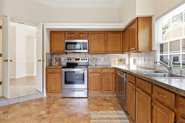 104 Covington Drive, Chapel Hill, NC 27514