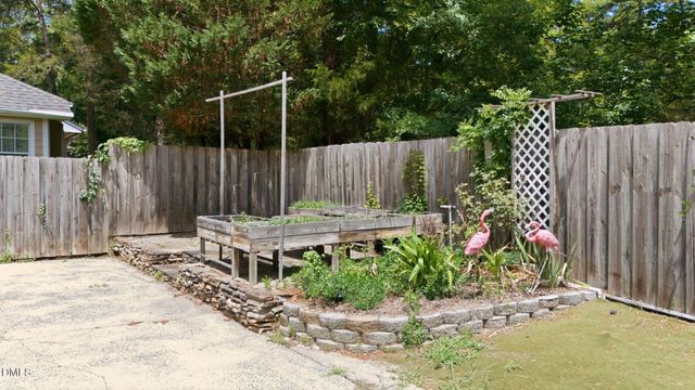 104 Covington Drive, Chapel Hill, NC 27514