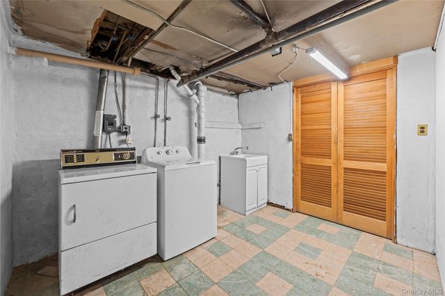 41-29 248th Street, Little Neck, NY 11363