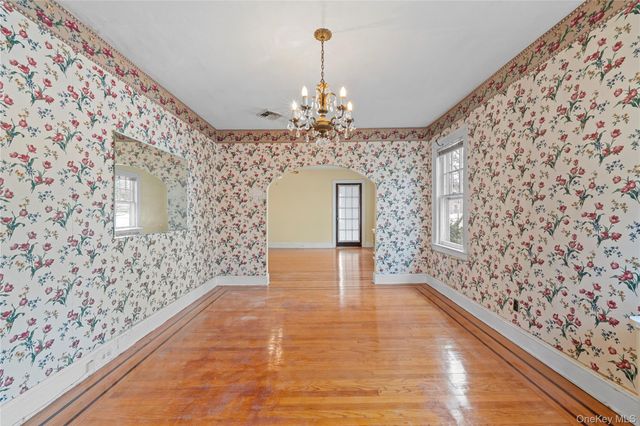 41-29 248th Street, Little Neck, NY 11363