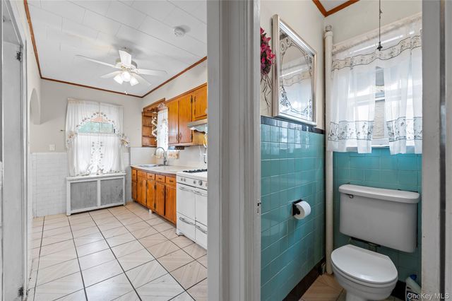 41-29 248th Street, Little Neck, NY 11363