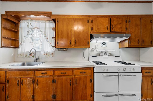 41-29 248th Street, Little Neck, NY 11363