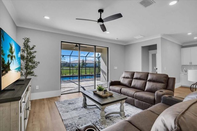 15018 OXFORD GREY DRIVE, Bradenton, FL 34211