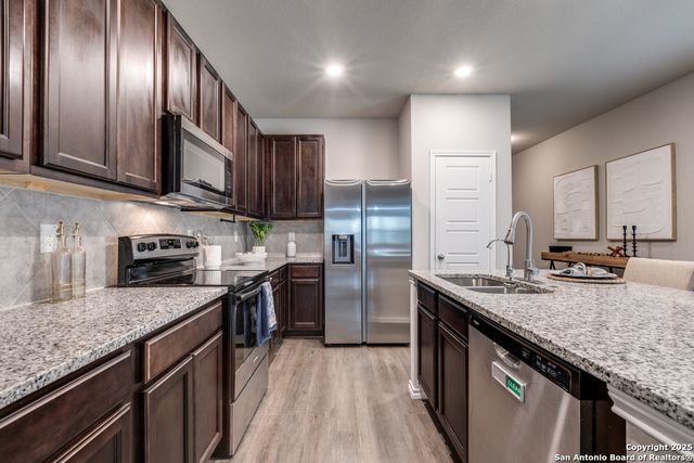 4222 Brigade Bend, Converse, TX 78109