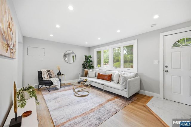 1 Lorelei Road, West Orange, NJ 07052