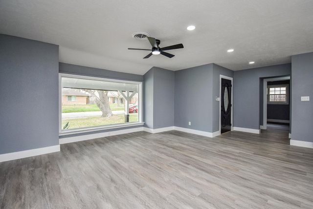 6513 Jackwood Street, Houston, TX 77074