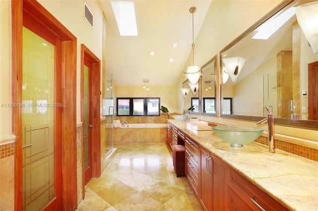 2000 S Bayshore Dr 27, Coconut Grove, FL 33133