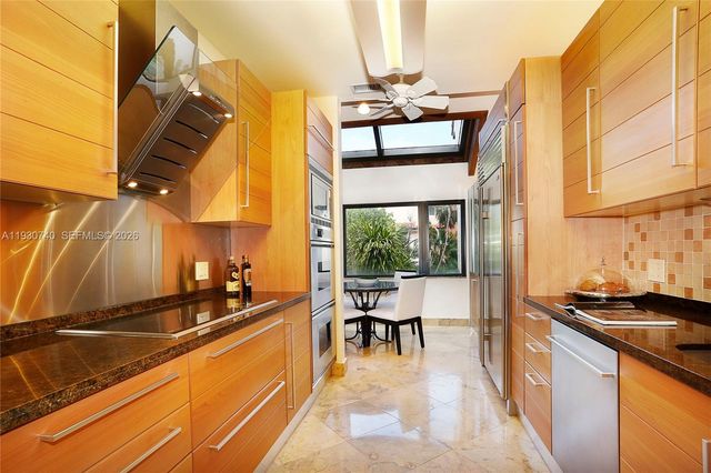 2000 S Bayshore Dr 27, Coconut Grove, FL 33133