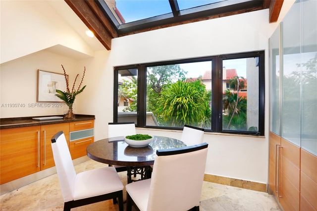 2000 S Bayshore Dr 27, Coconut Grove, FL 33133