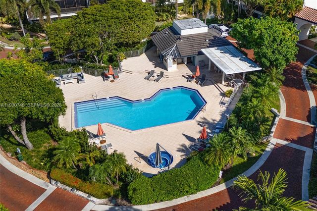 2000 S Bayshore Dr 27, Coconut Grove, FL 33133