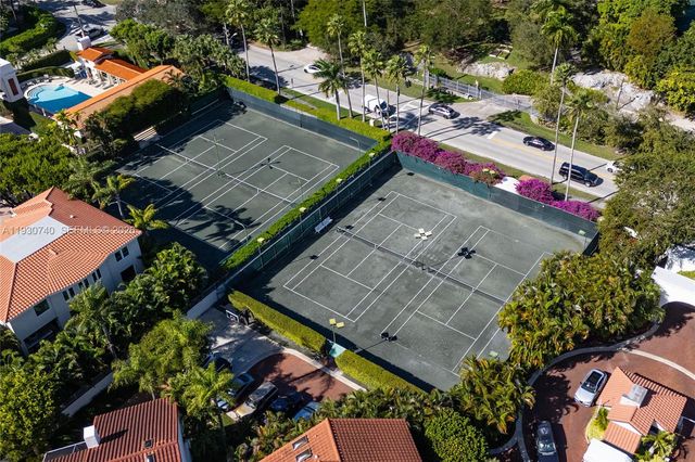 2000 S Bayshore Dr 27, Coconut Grove, FL 33133